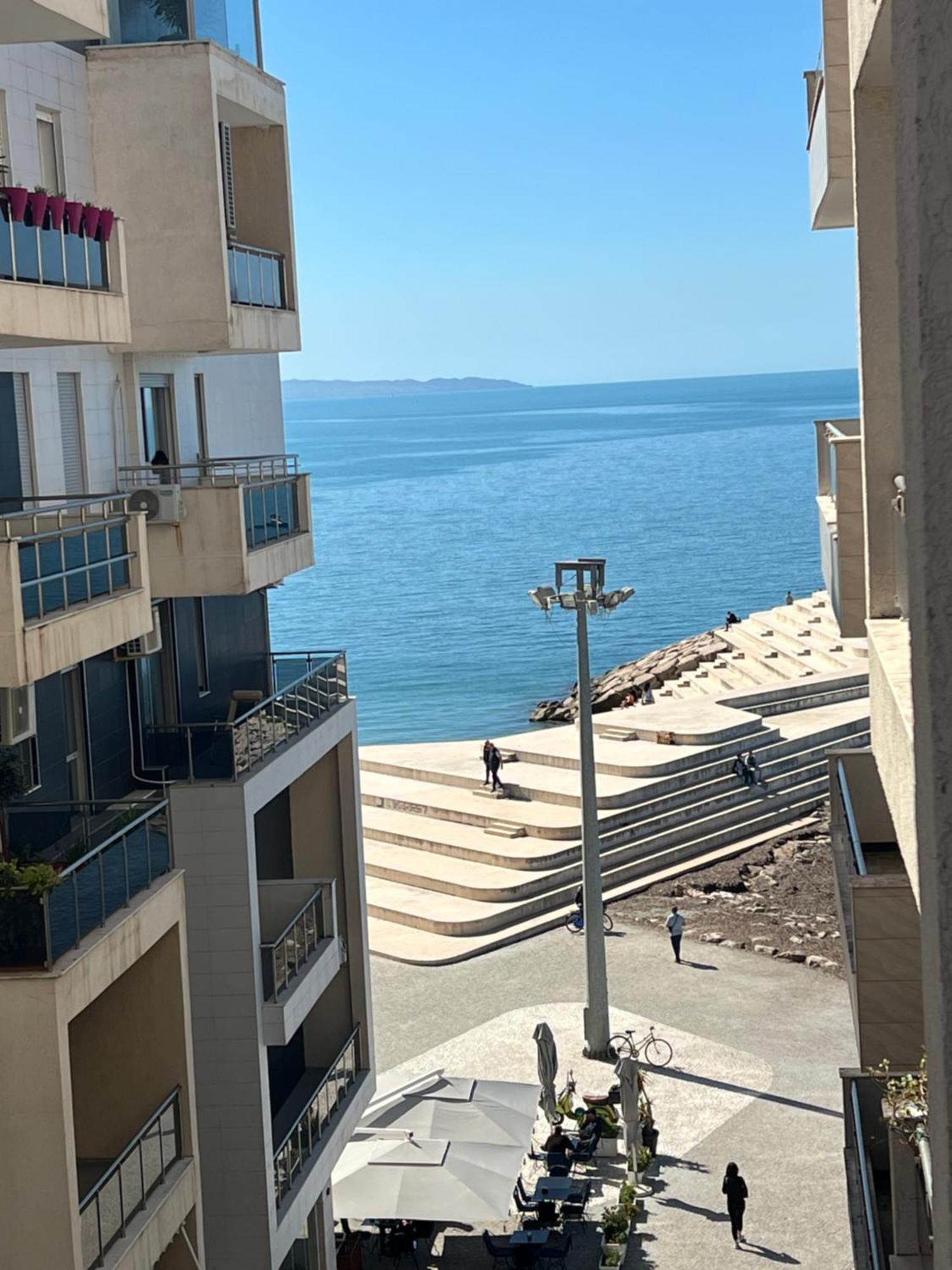 Sea View *